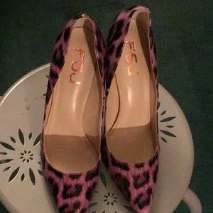 Purple and black pumps 8 1/2